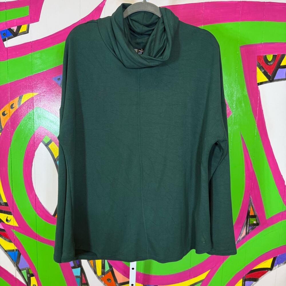 Skechers, Green Cowl Neck Sweater. Size XL. In excellent condition!